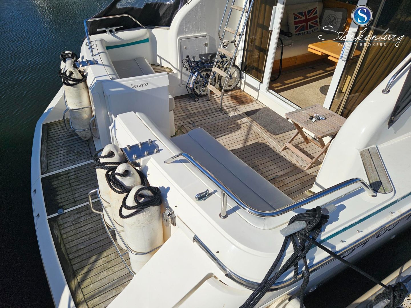 foto: 32 Fairline 37 Corsica