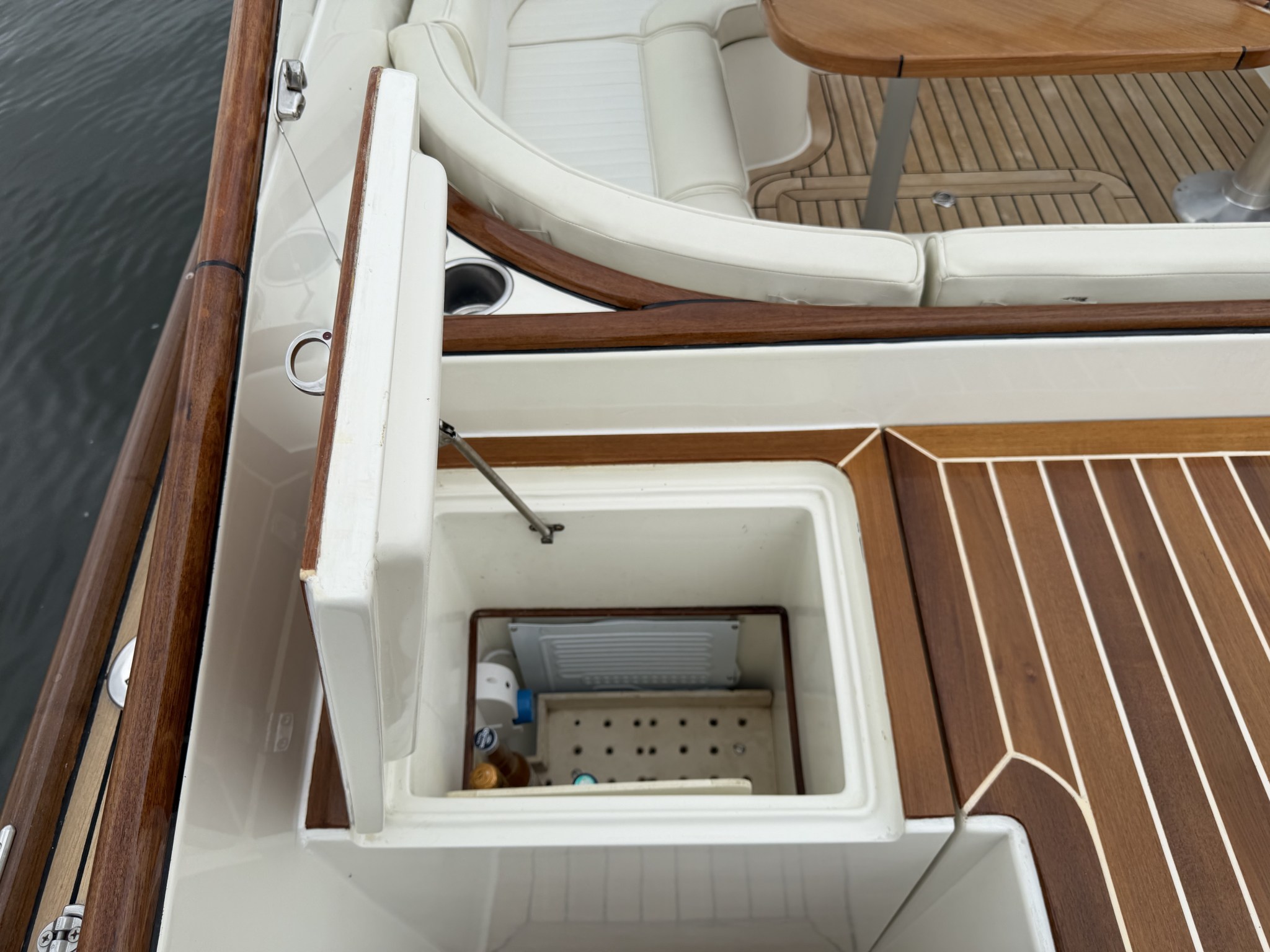 foto: 29 Long Island 33 Runabout