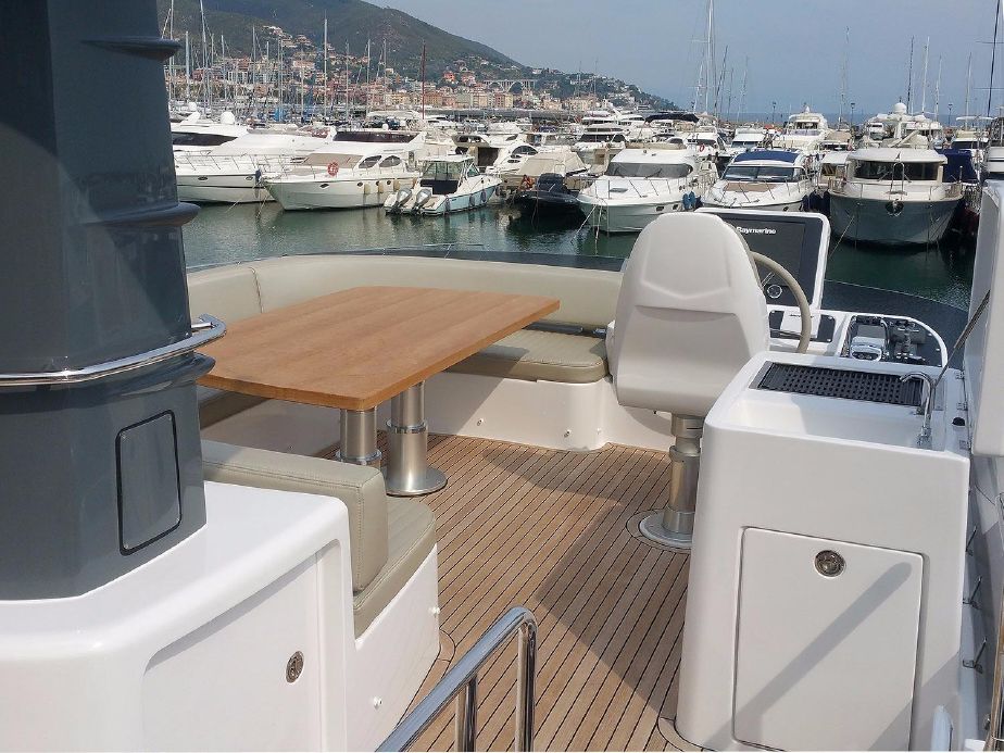 foto: 25 Azimut Magellano 53