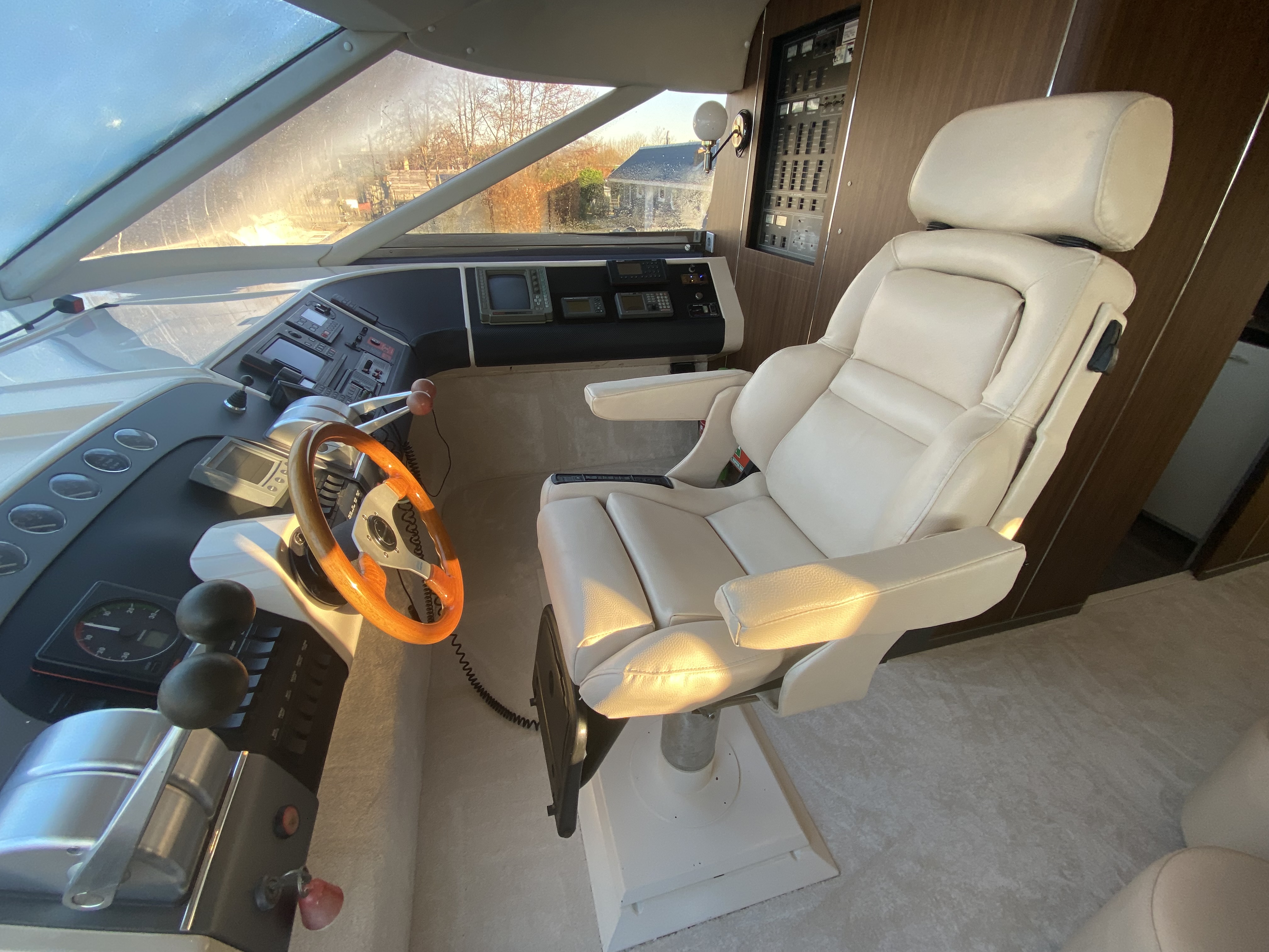 foto: 31 Fairline Squadron 62