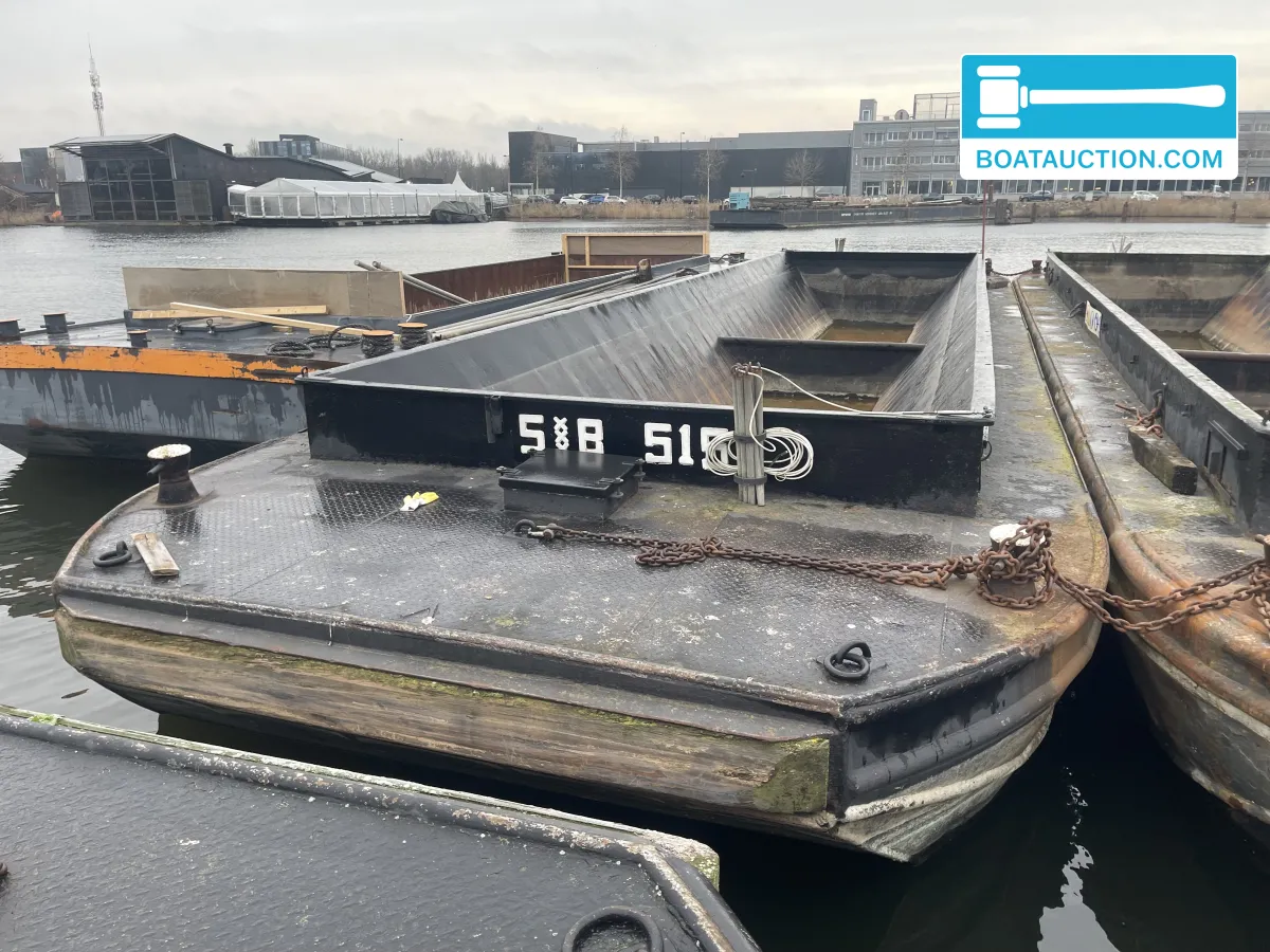 foto: 17 Vrachtduwbak SB515