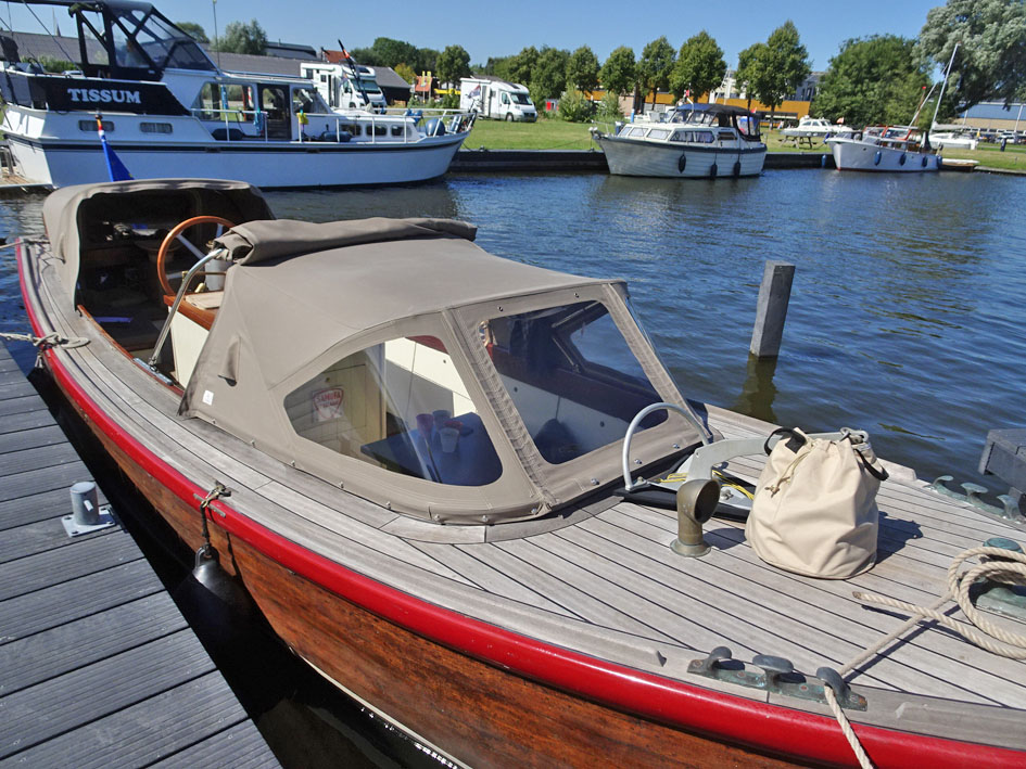 foto: 25 ex Marine Motorsloep 30