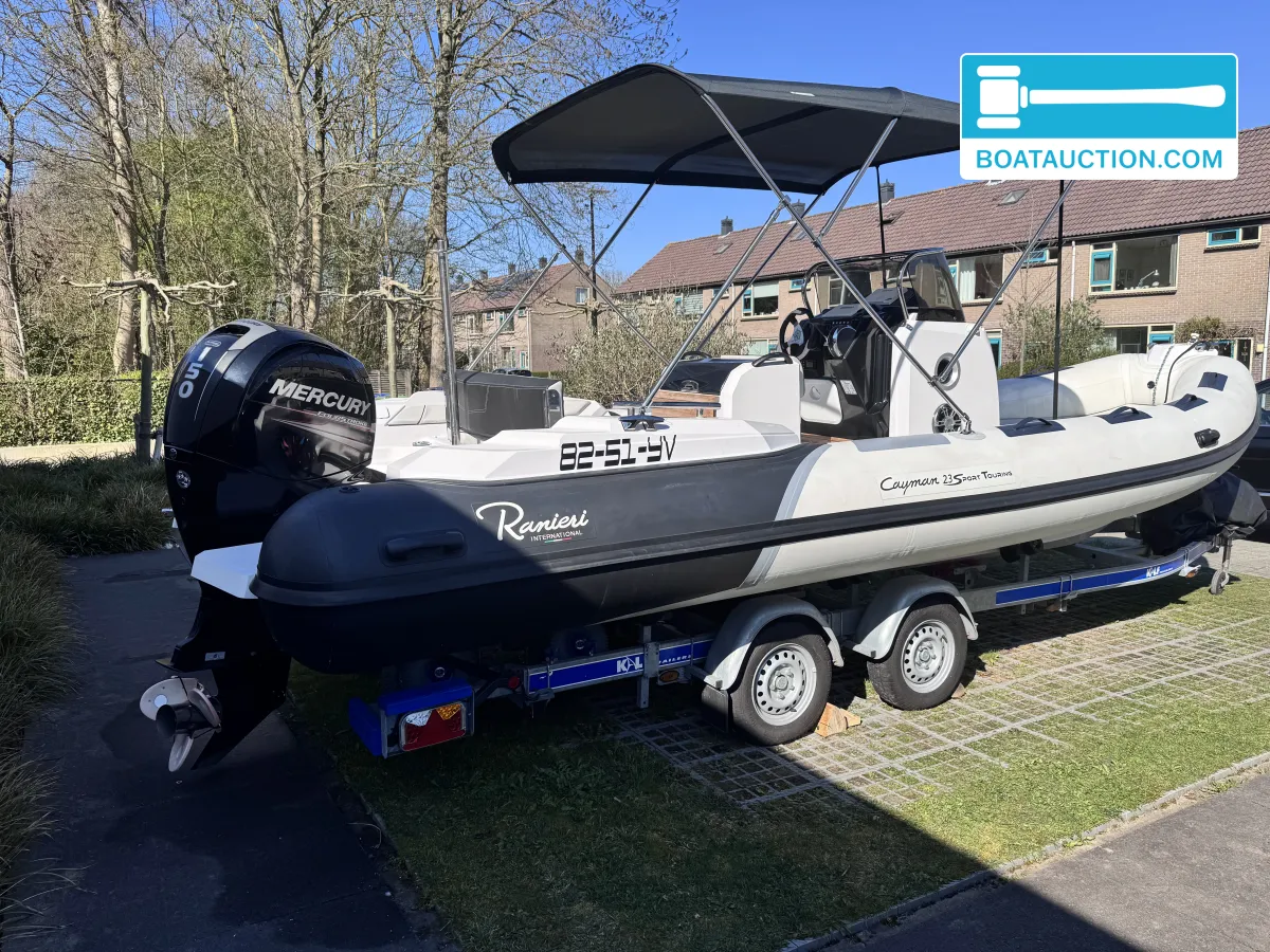 foto: 41 Ranieri Cayman 23 Sport Touring