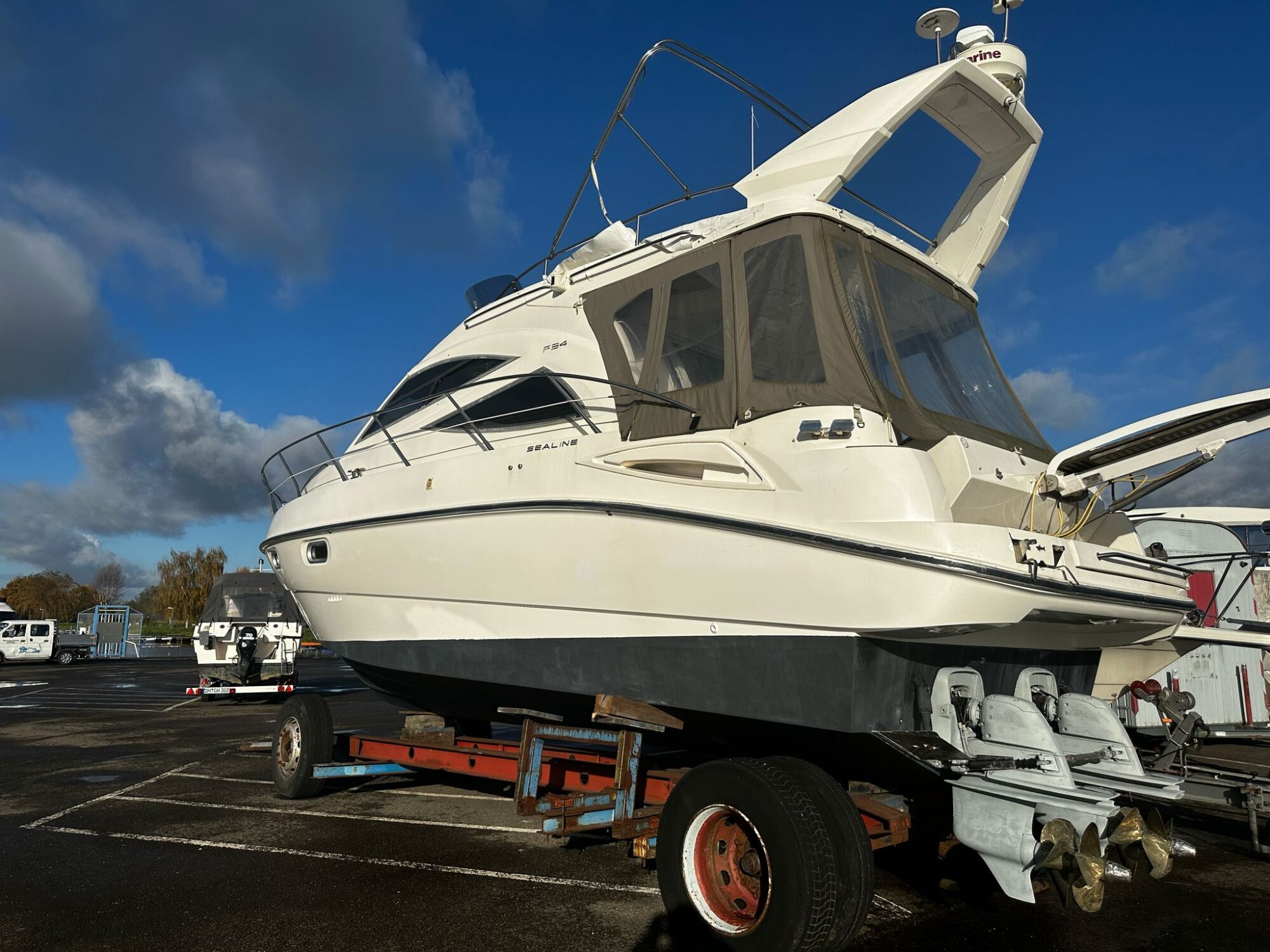 foto: 25 Sealine Sealine F34 Flybridge