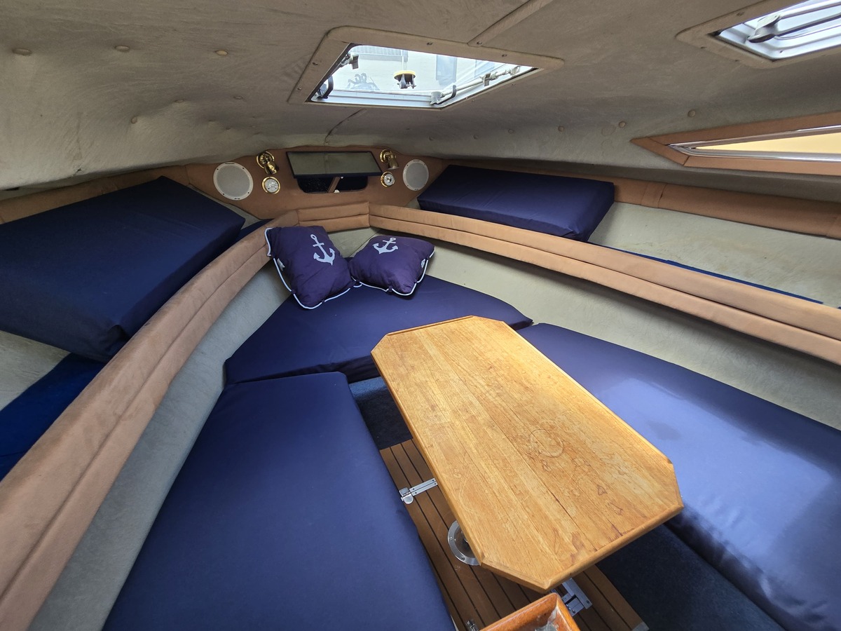 foto: 17 Sea Ray 220DA