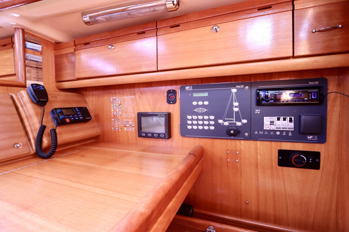 foto: 30 Bavaria  33 Cruiser