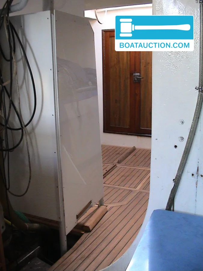 foto: 9 Standfast One Off 57'