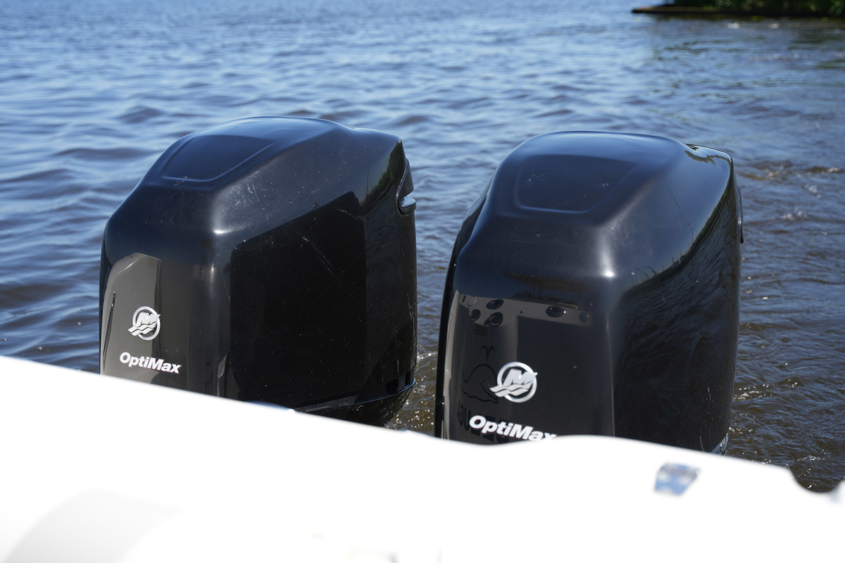 foto: 25 Boston Whaler 270 Outrage