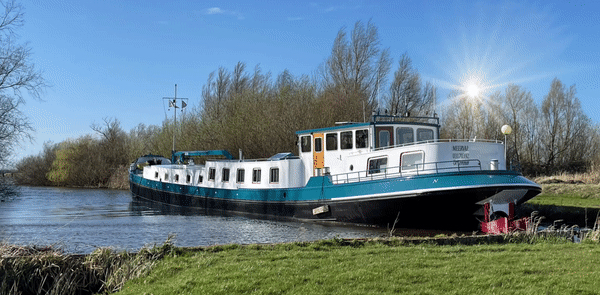 foto: 27 Luxe Motor 35.00