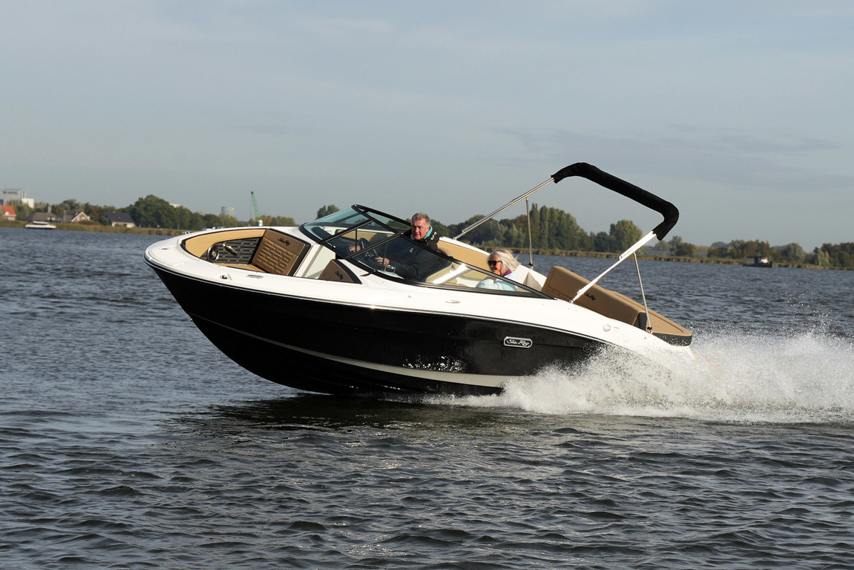 foto: 36 Sea Ray SPX 210