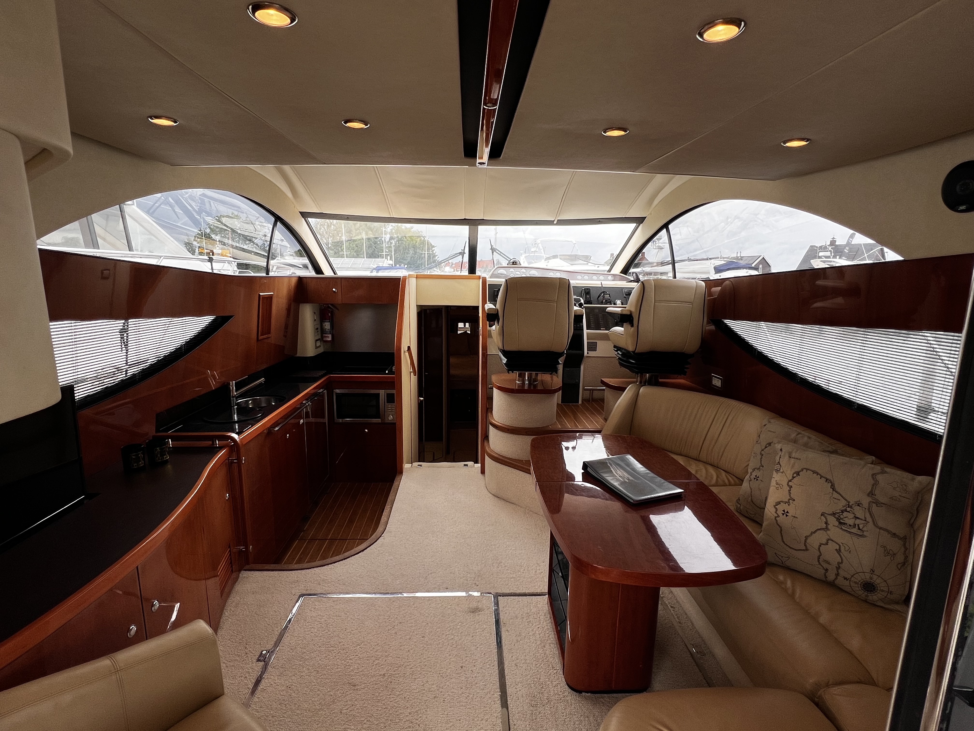 foto: 52 Fairline Phantom 46