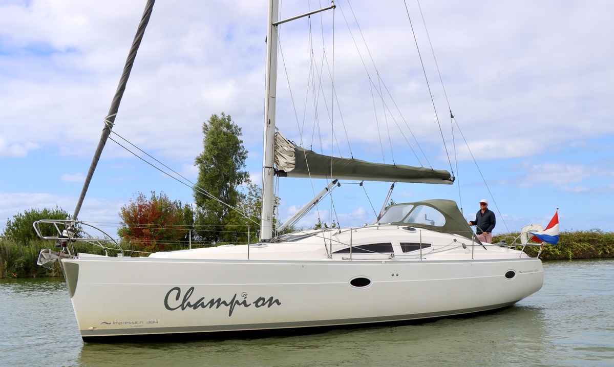 foto: 32 Elan 384 impression