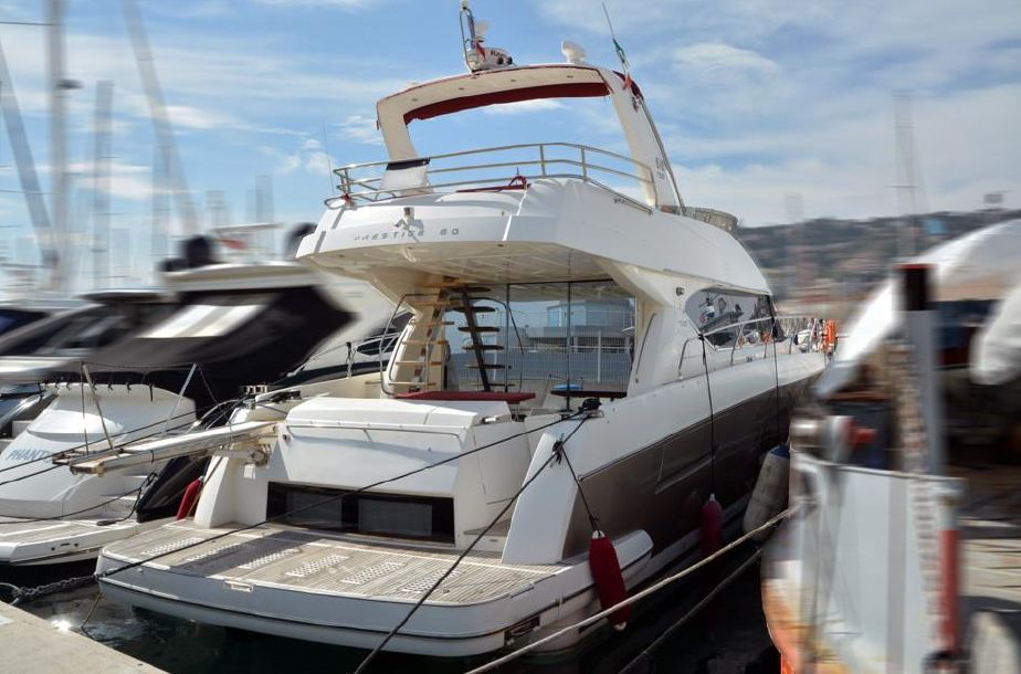 foto: 18 Prestige 60