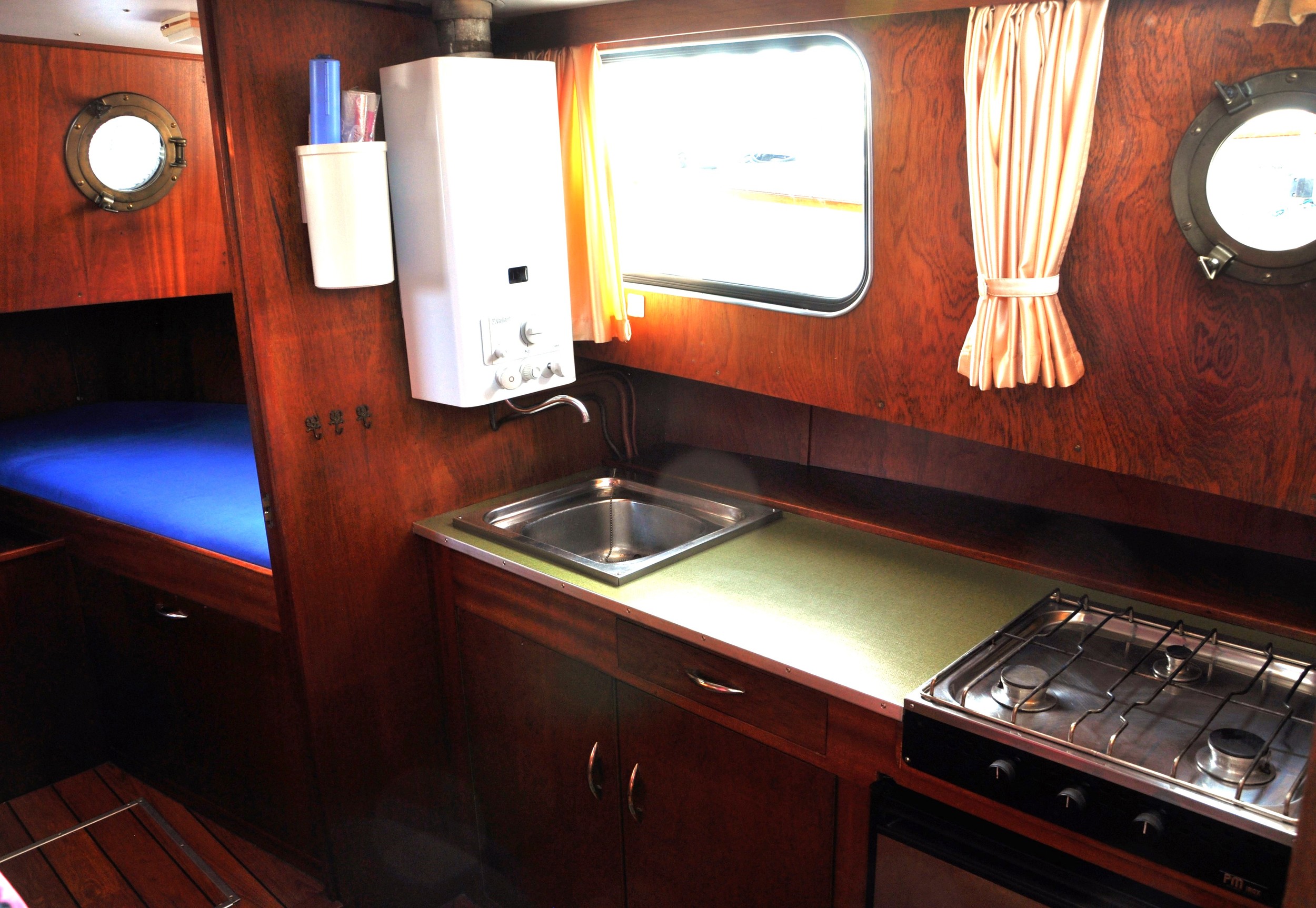 foto: 17 Linssen - Sint Jozef Vlet 950 Salon AK