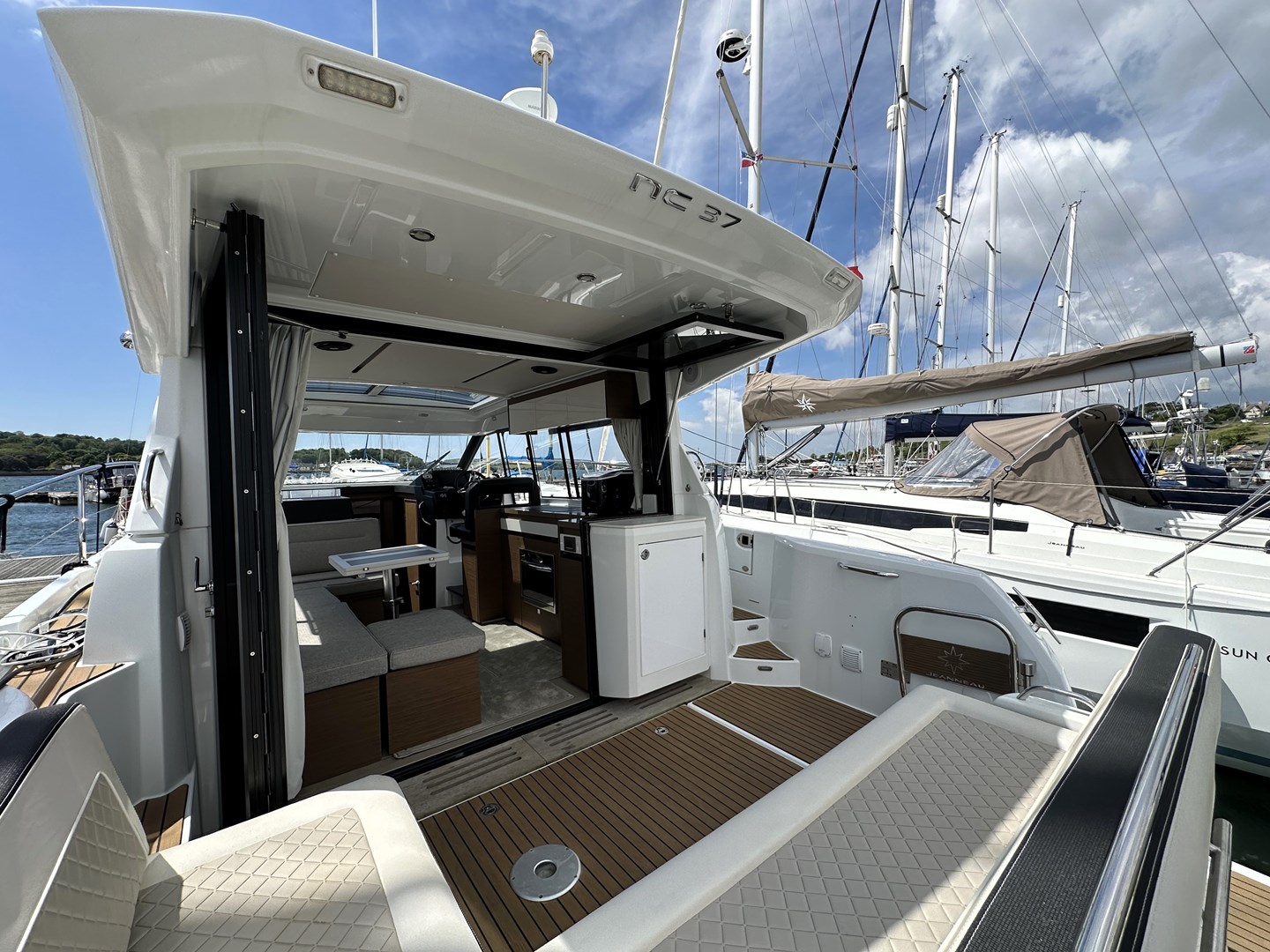 foto: 52 Jeanneau  NC37