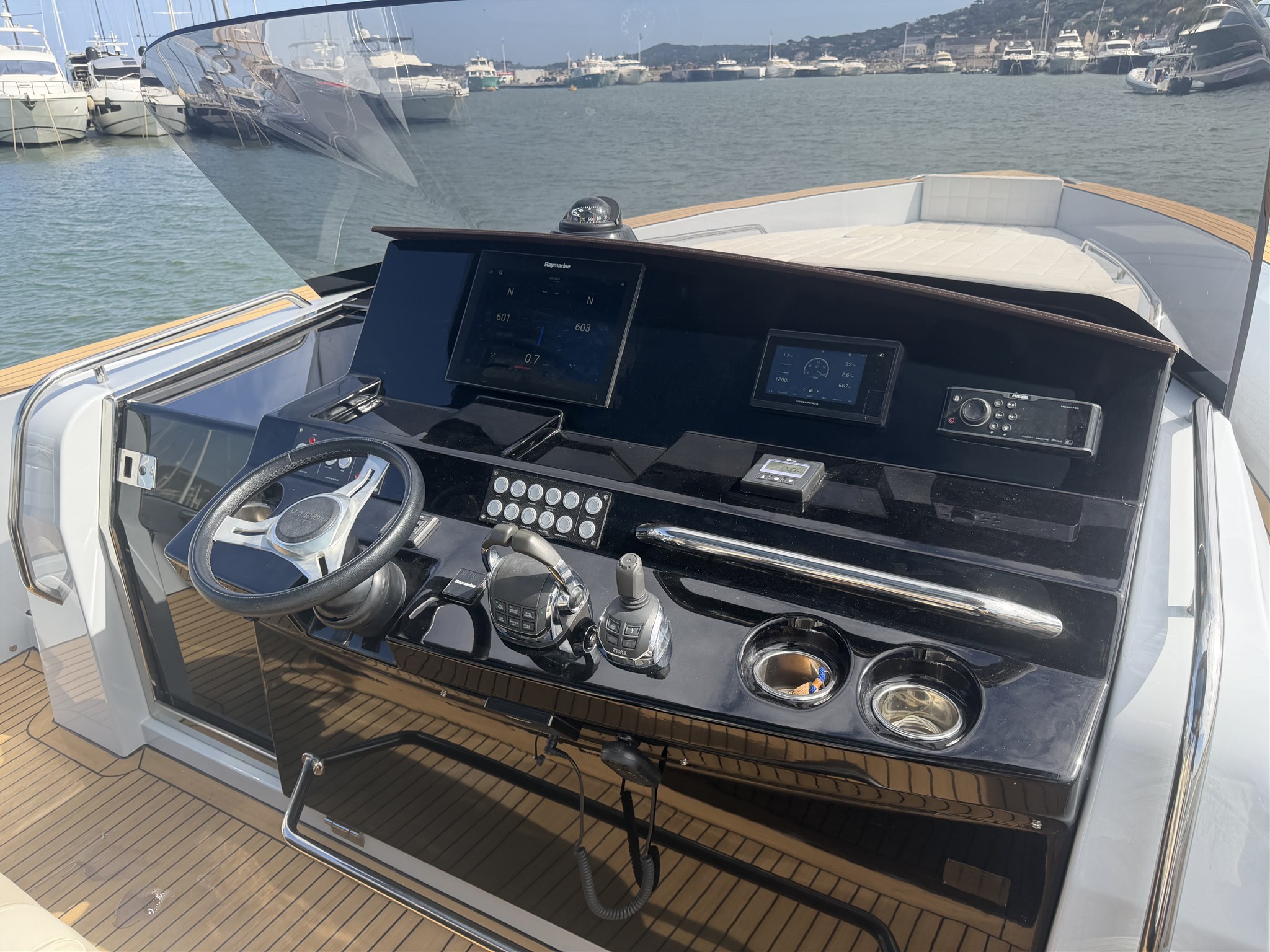 foto: 28 Pardo Yachts 43