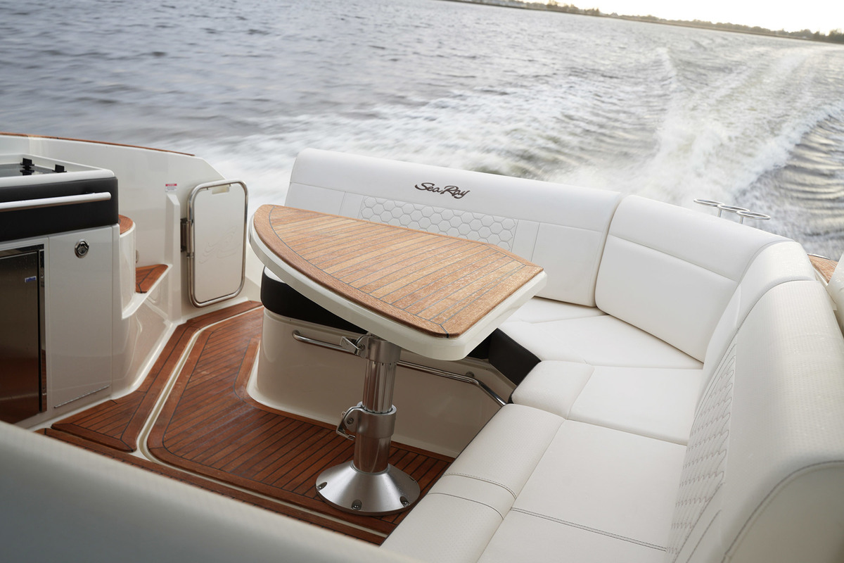 foto: 28 Sea Ray Sundancer 320