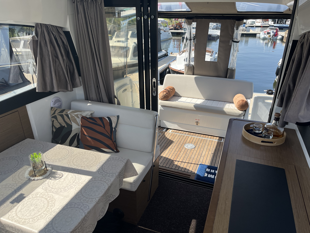 foto: 33 Jeanneau NC 9