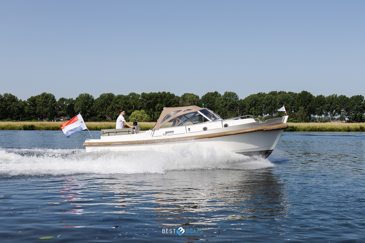 foto: 18 Interboat Intercruiser 27 Cabin