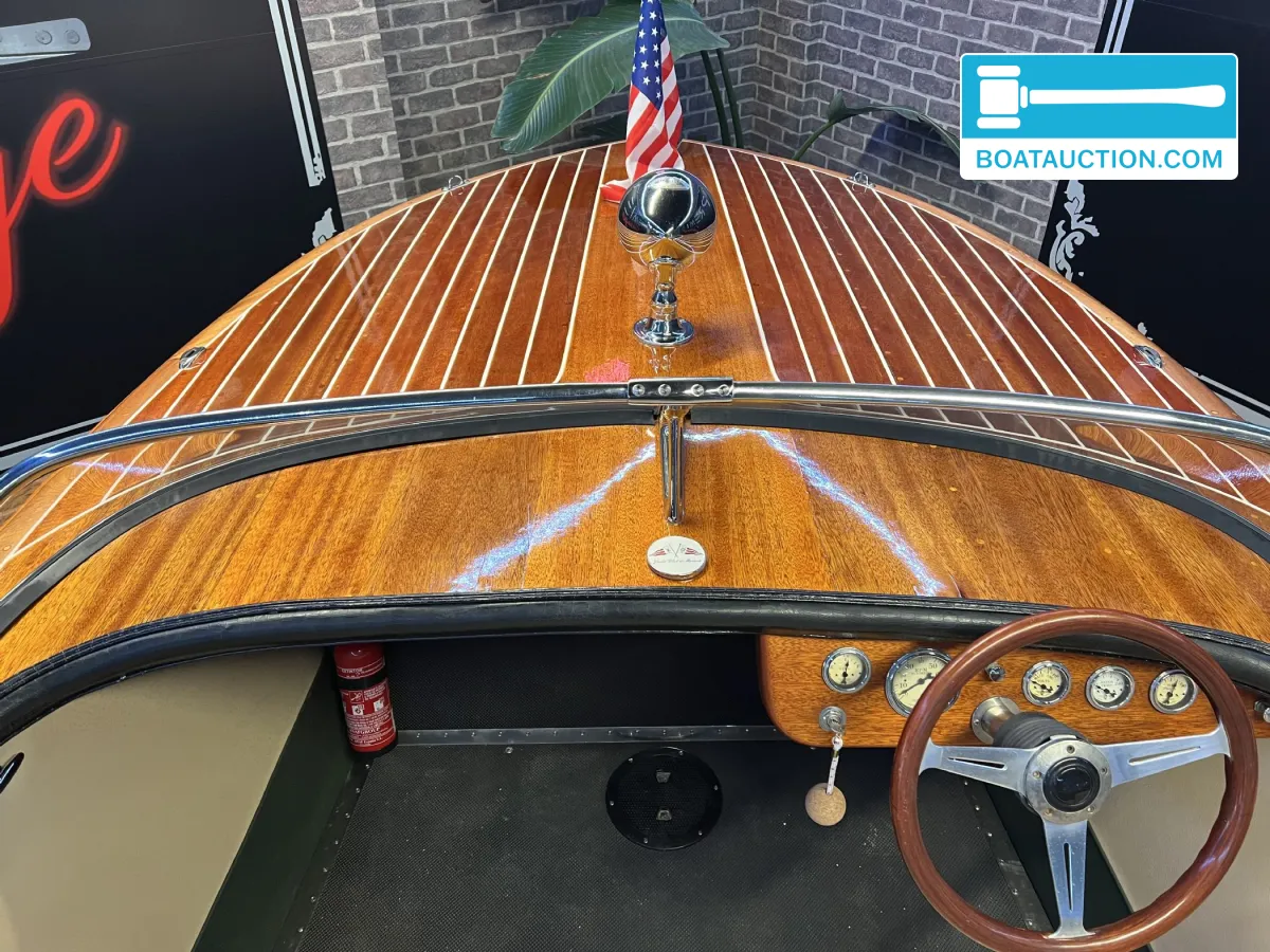 foto: 34 Chris Craft Capri 19