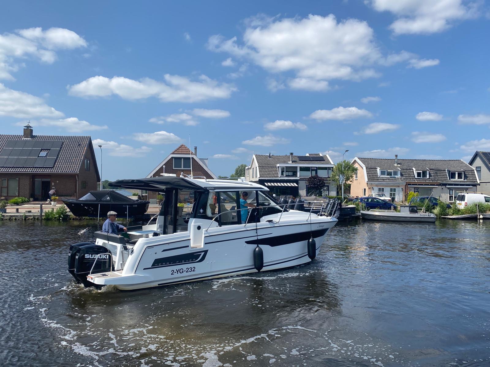 foto: 25 Jeanneau  Merry Fisher 895 offshore