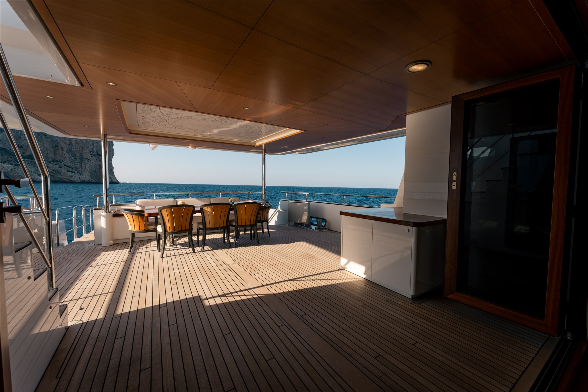foto: 27 Van Der Valk Shipyard Custom Explorer