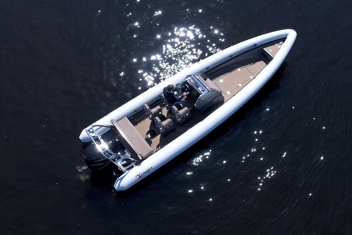 foto: 46 X-Craft R808