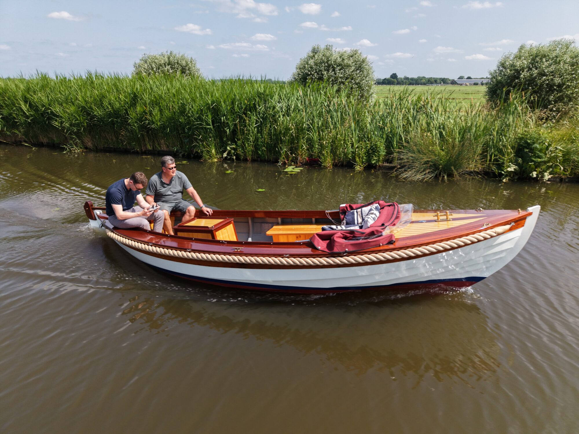 hoofdfoto: 1 Kapitein Klassieke Mahoniehouten Sloep 6.20