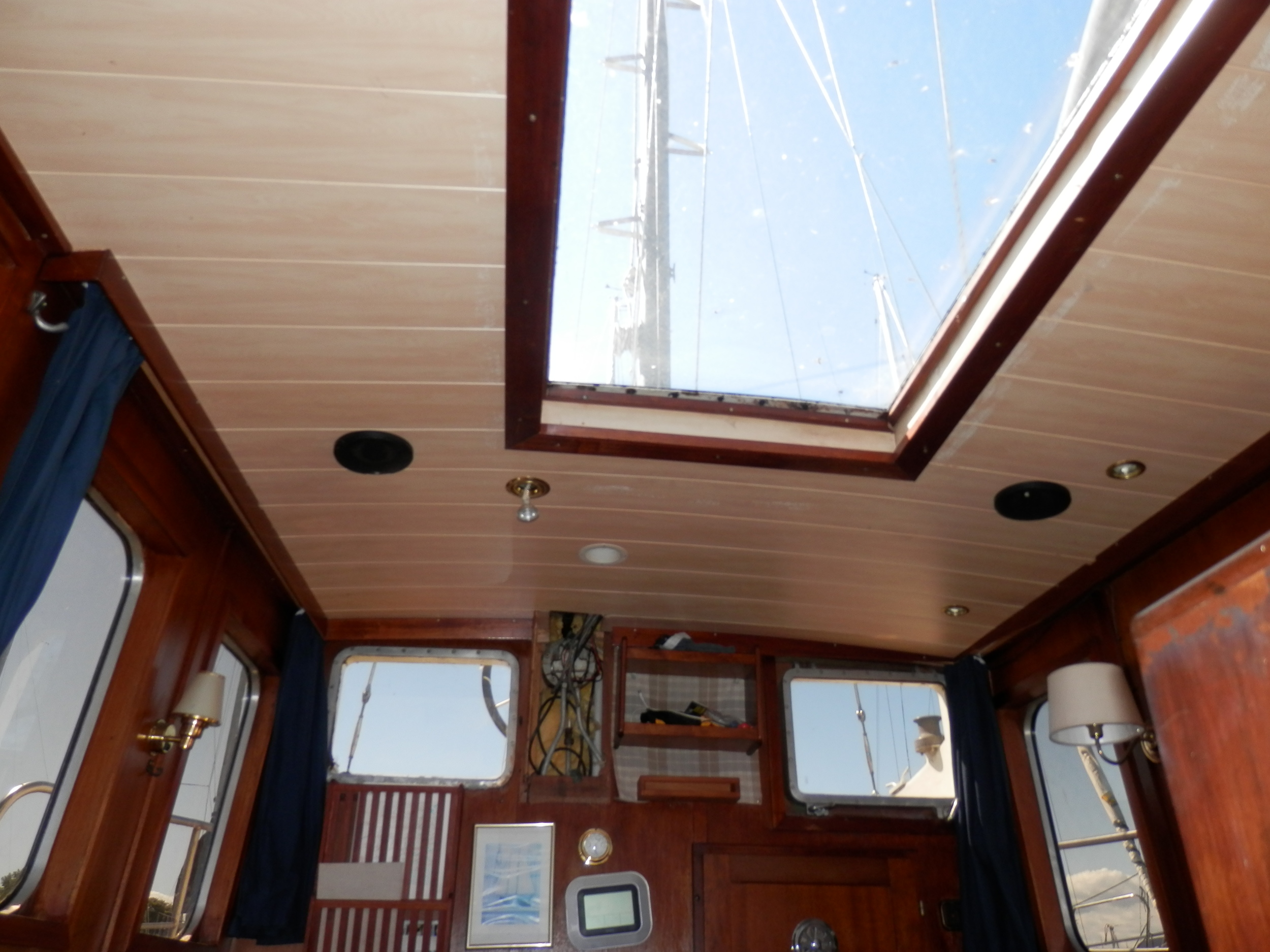 foto: 93 MOTORSAILER Kallipygos 10.00