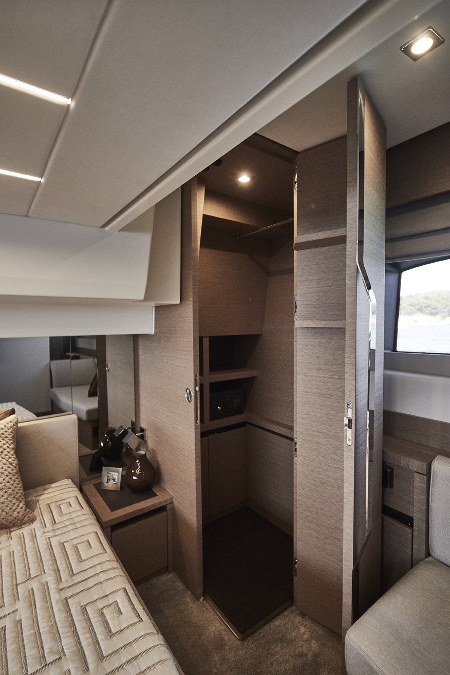 foto: 12 Prestige 520 Flybridge #307