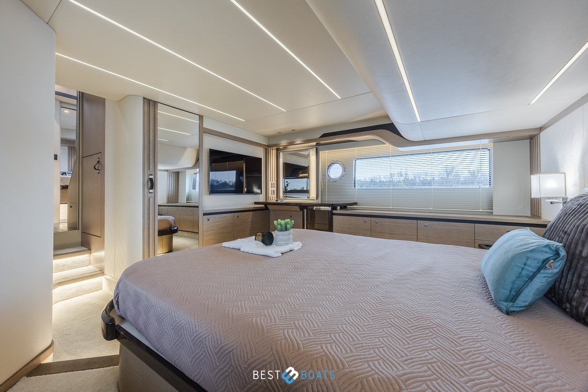 foto: 71 Absolute  Navetta 52
