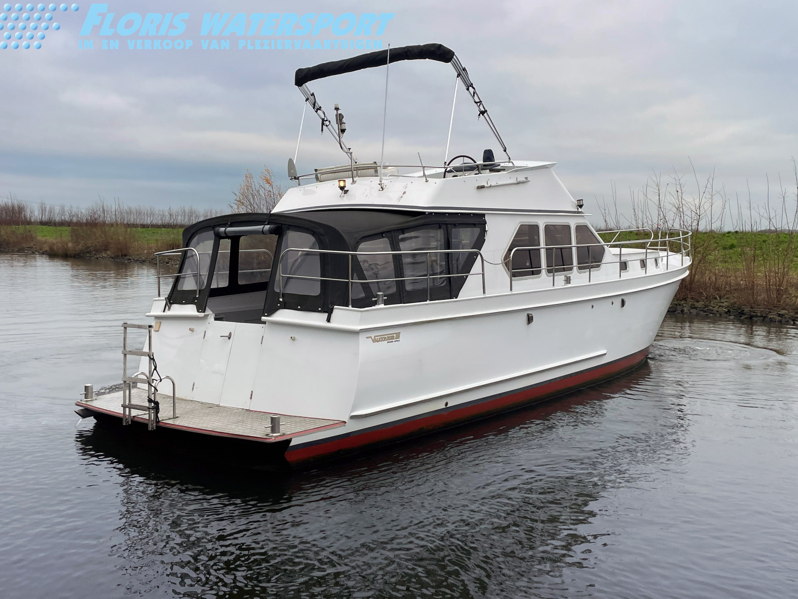 foto: 16 Valkkruiser 1200 Flybridge