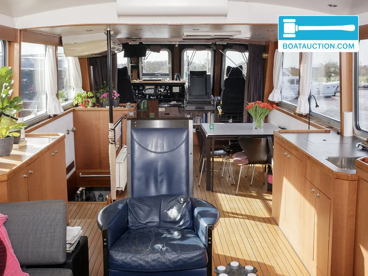 foto: 63 Bateau de patrouille 2300