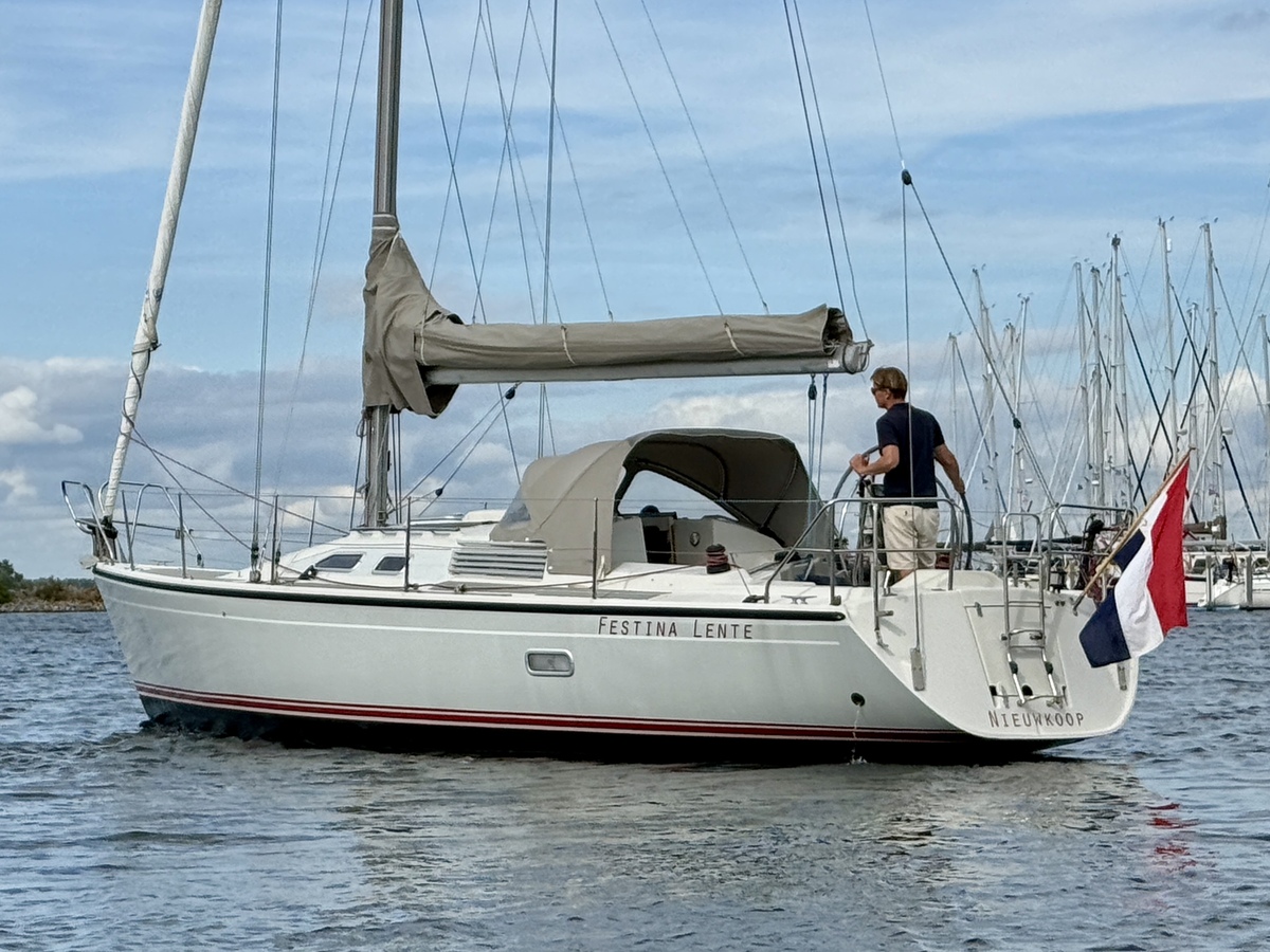 foto: 22 Dehler 37 cws 3-cabins