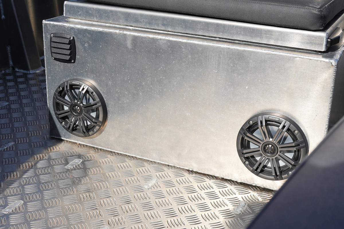 foto: 25 Dock Steel 650