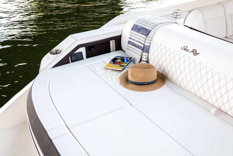 foto: 8 Sea Ray SLX 310