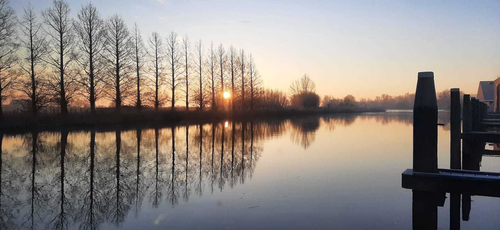 foto: 26 Campi 400 Per Direct Irnsum Ligplaats (Houseboat)