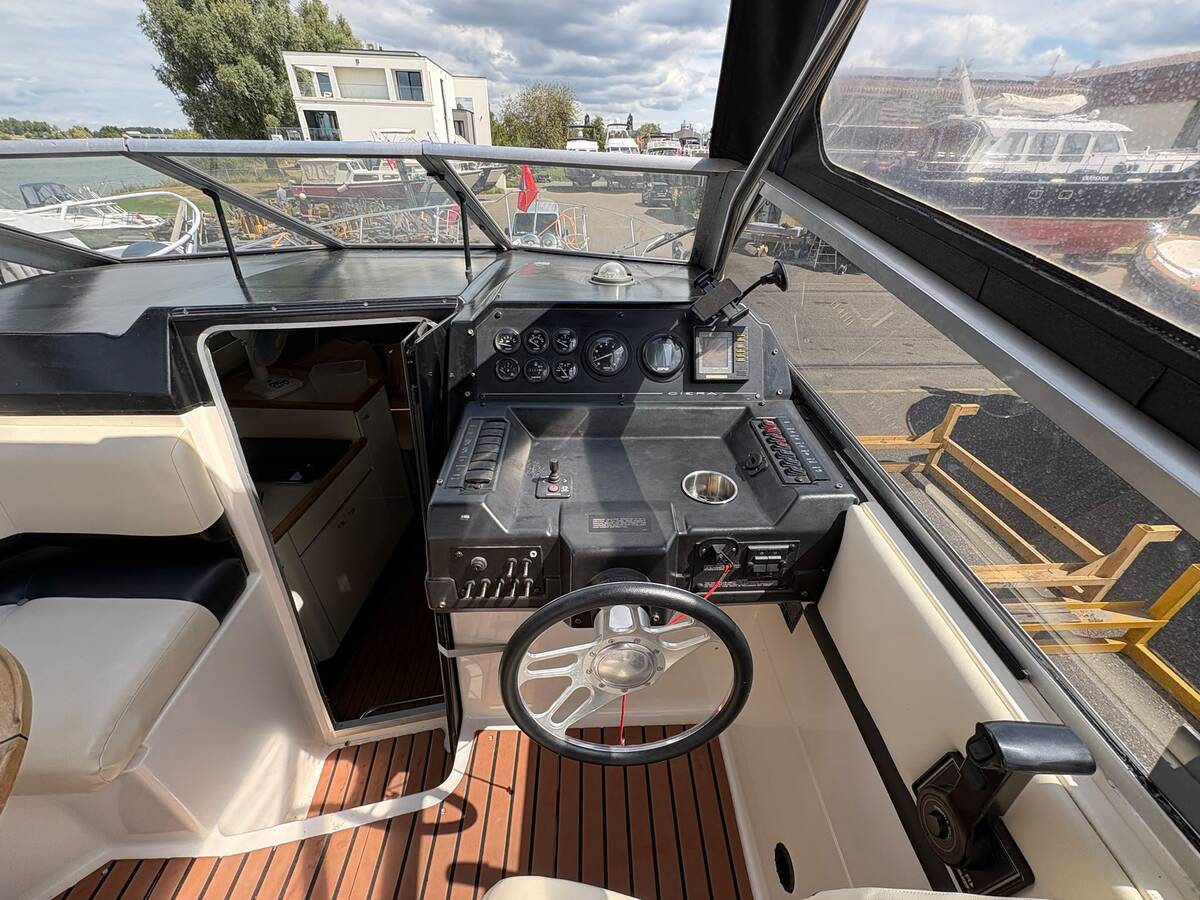 foto: 24 Bayliner 2855 CIERA