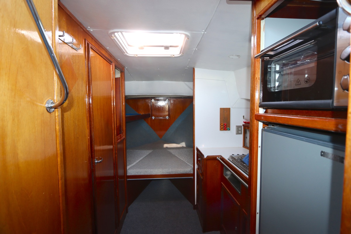 foto: 27 Lochin  333 Workboat