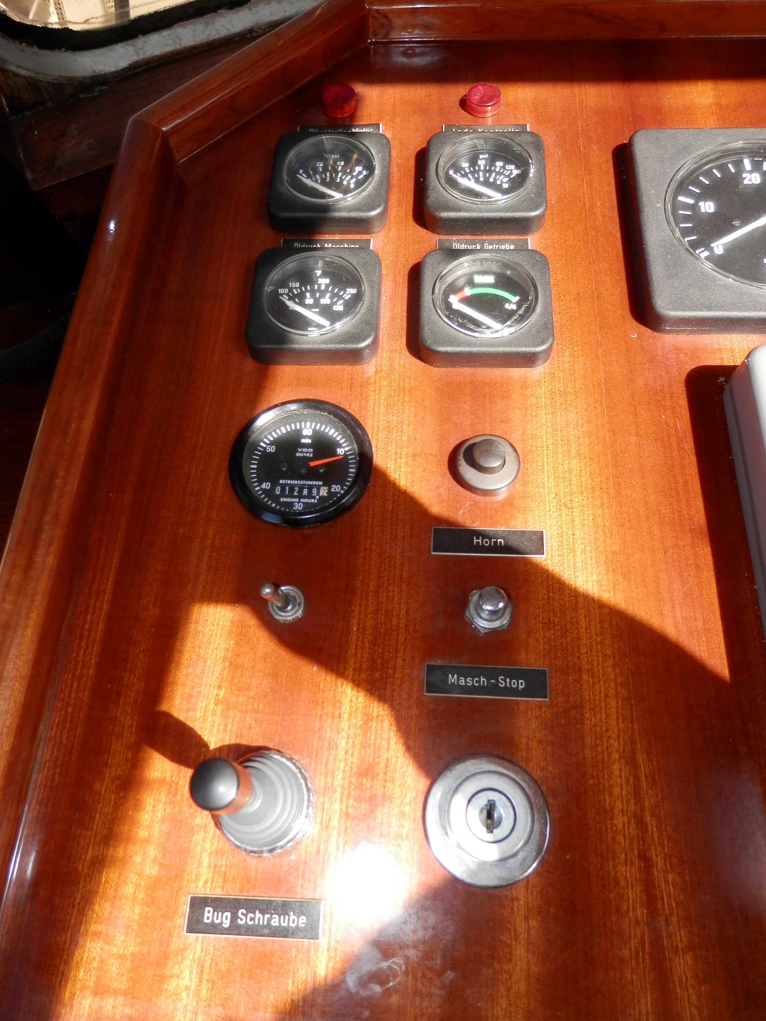 foto: 94 MOTORSAILER Kallipygos 10.00