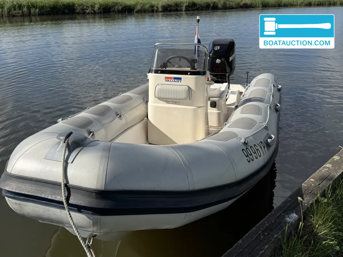 hoofdfoto: 1 Valiant Vanguard 520