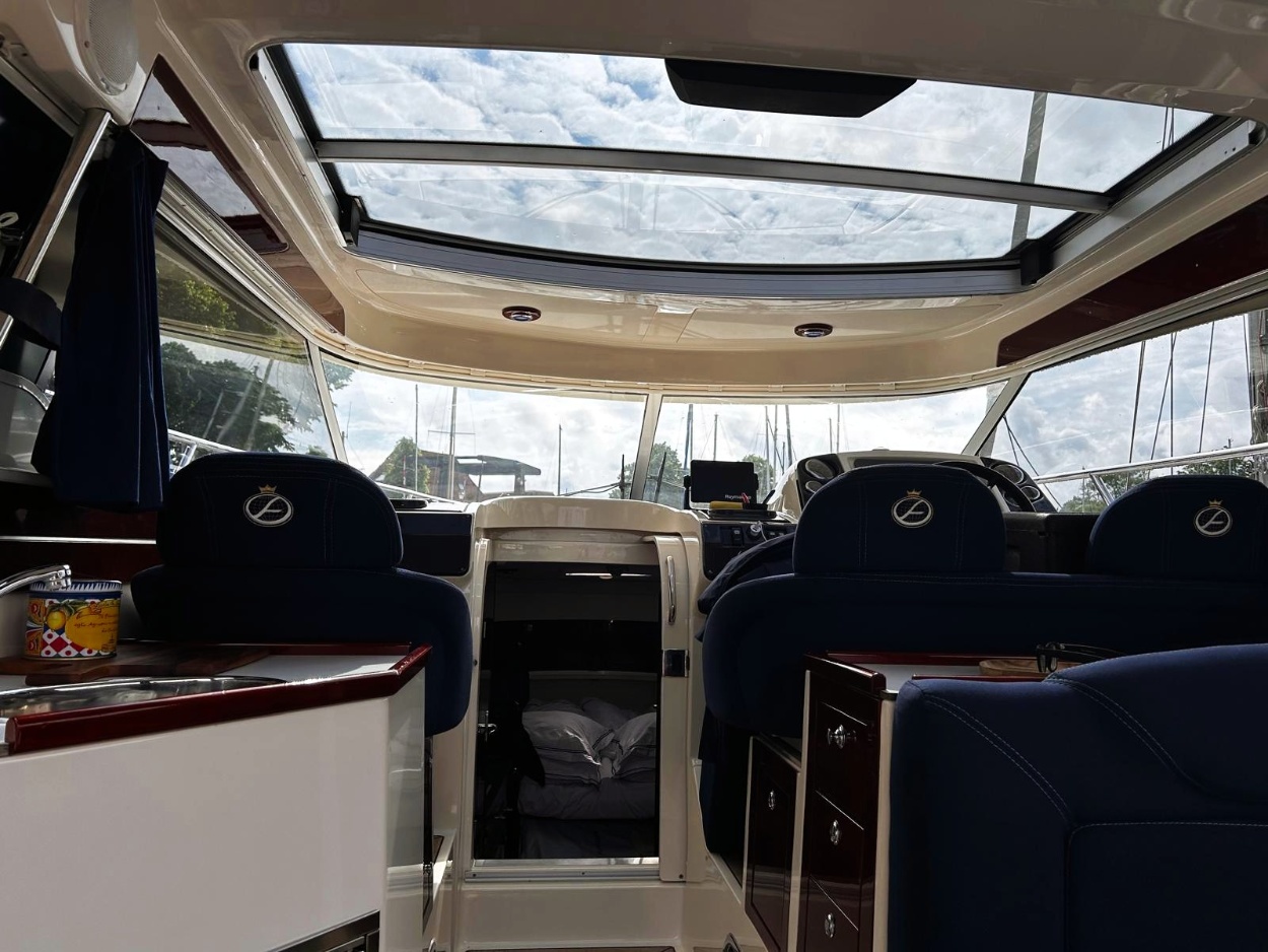 foto: 13 Aquador 33 HT
