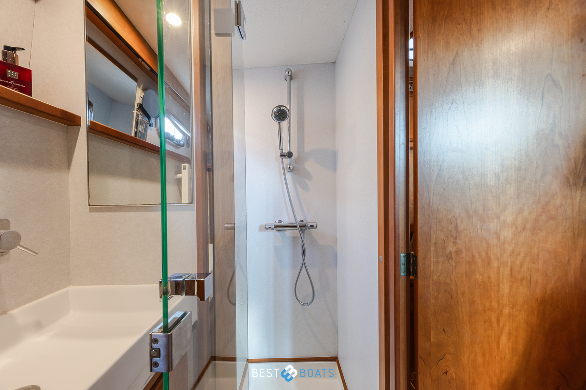 foto: 33 Linssen Grand Sturdy 380 AC