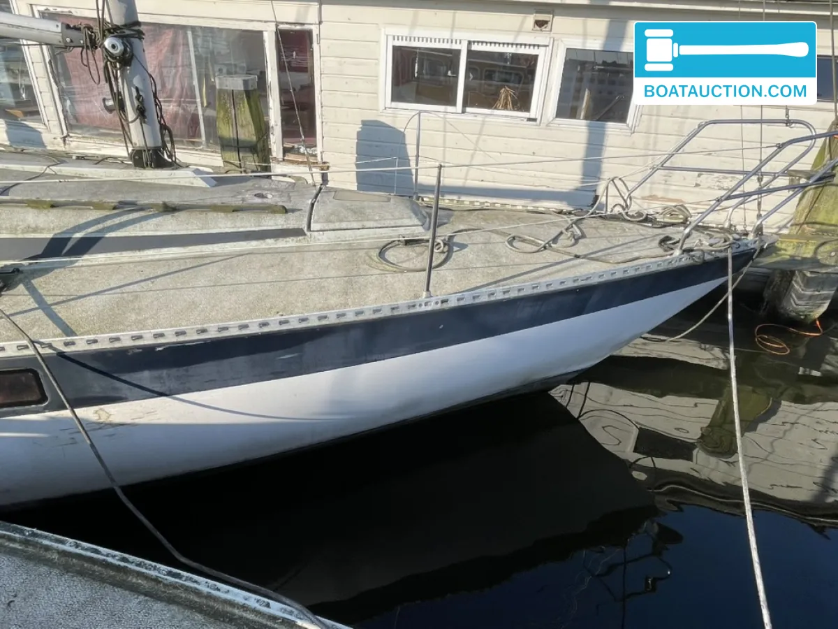 foto: 7 Cabin sailboat 900