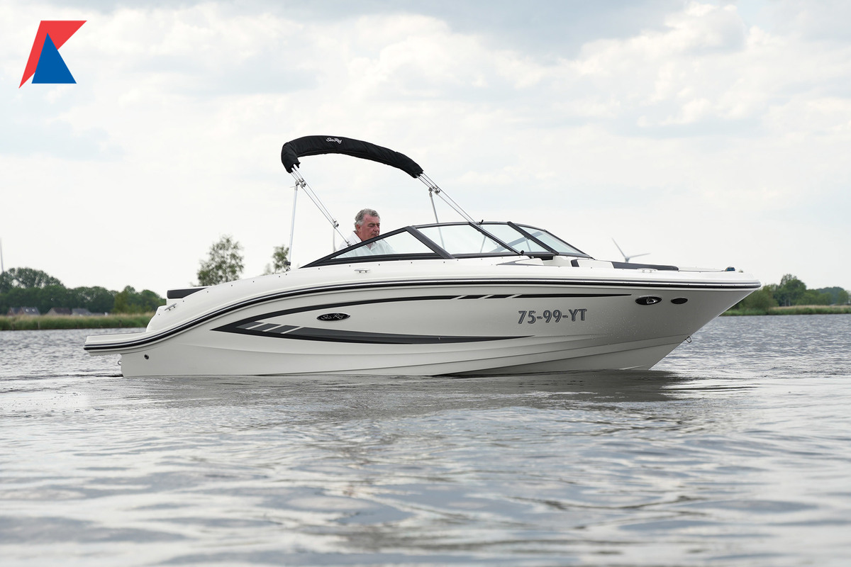 hoofdfoto: 1 Sea Ray 19 SPX