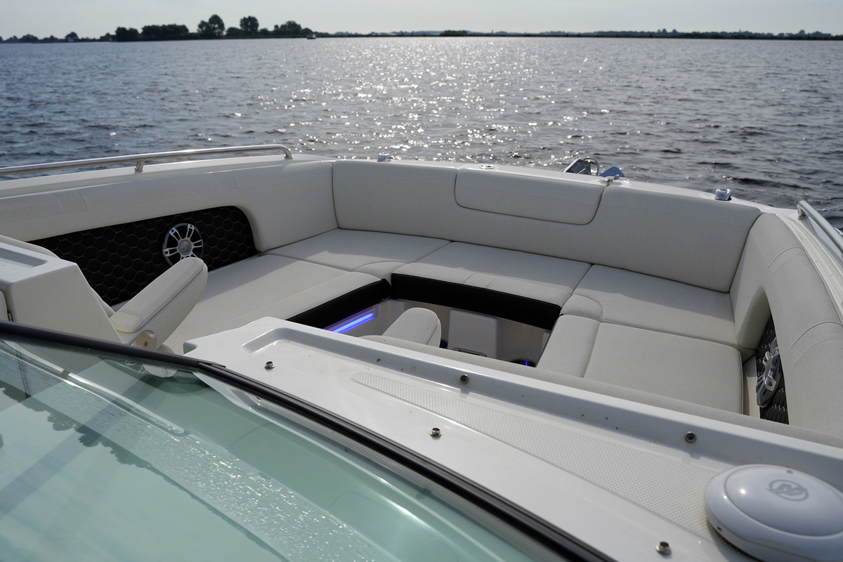 foto: 36 Sea Ray SDX 290 Outboard