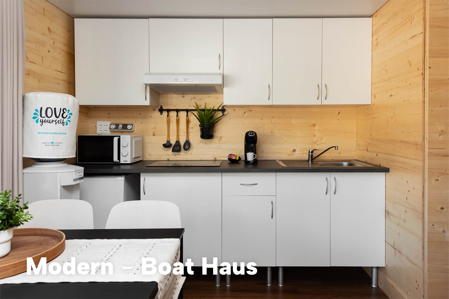 foto: 11 Boat Haus Mediterranean 8X4 MODERN Houseboat