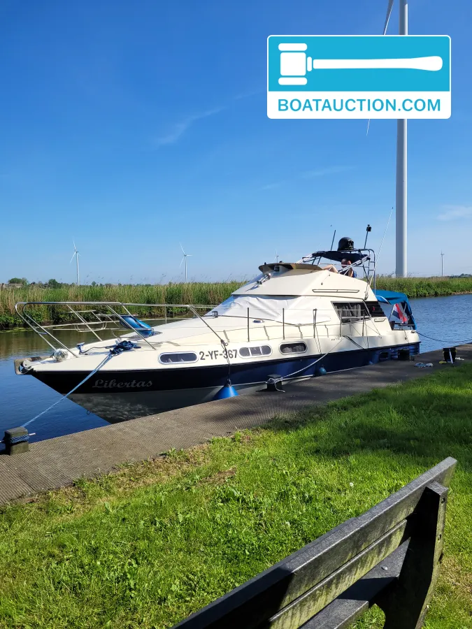 foto: 32 Sealine 305 fly