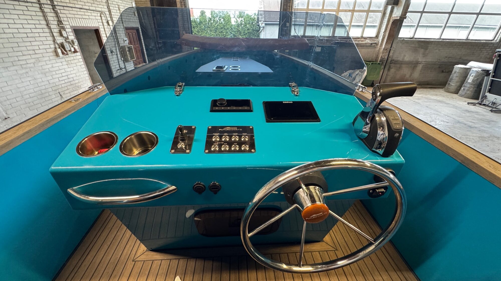 foto: 33 Futuro Boats Futuro ZX-20L Tender