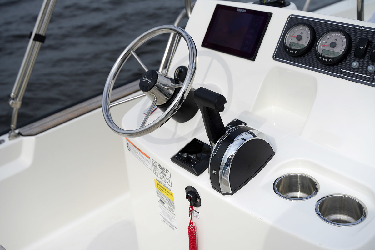 foto: 35 Boston Whaler 190 Montauk